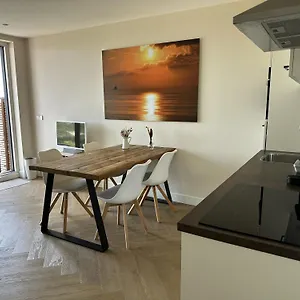 dunefront-apartment.zandvoort-hotels.com/